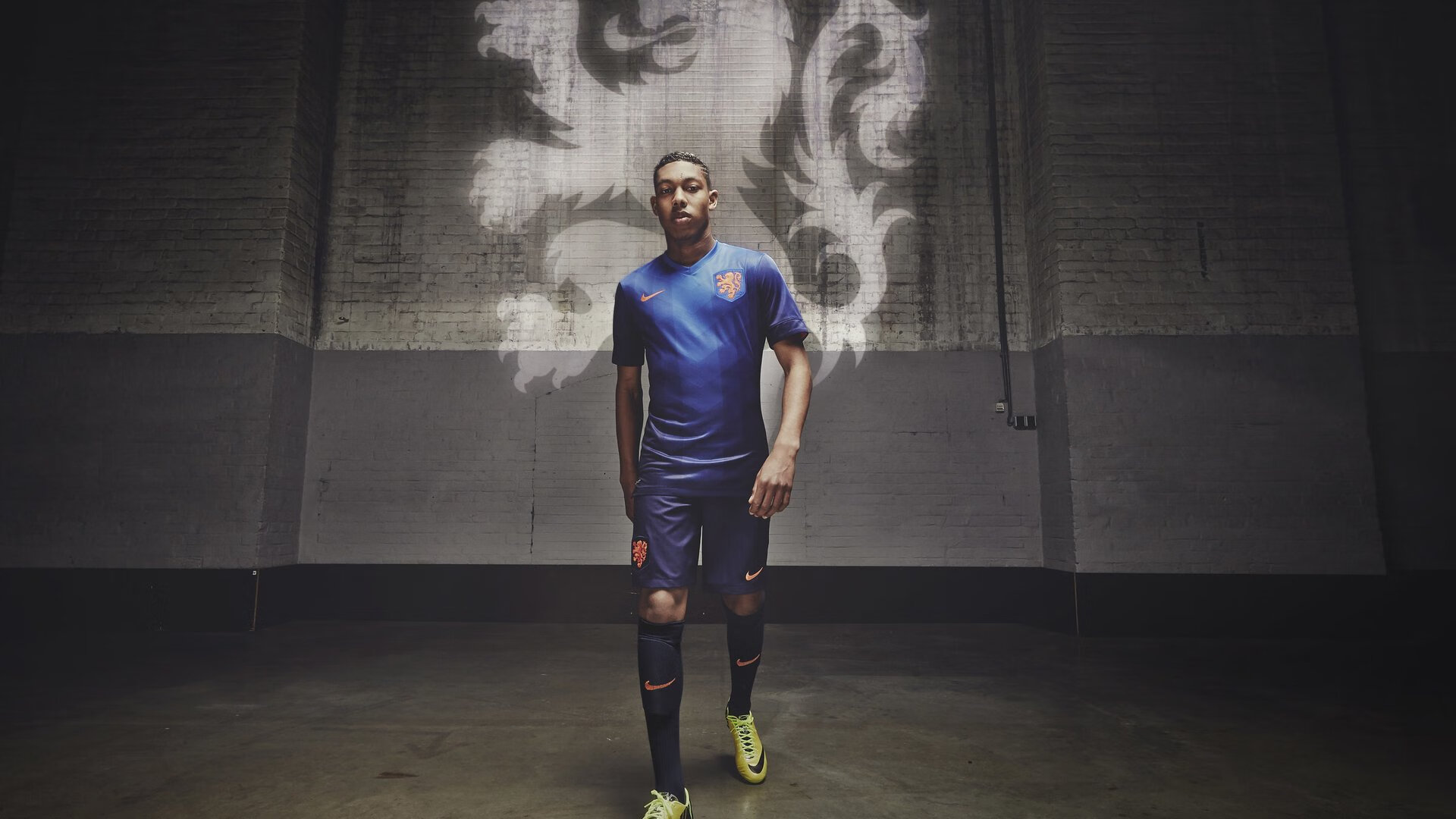 反败为胜引发热议！萨拉赫在雄鹿比赛中比赛局势复杂观众掌声雷动