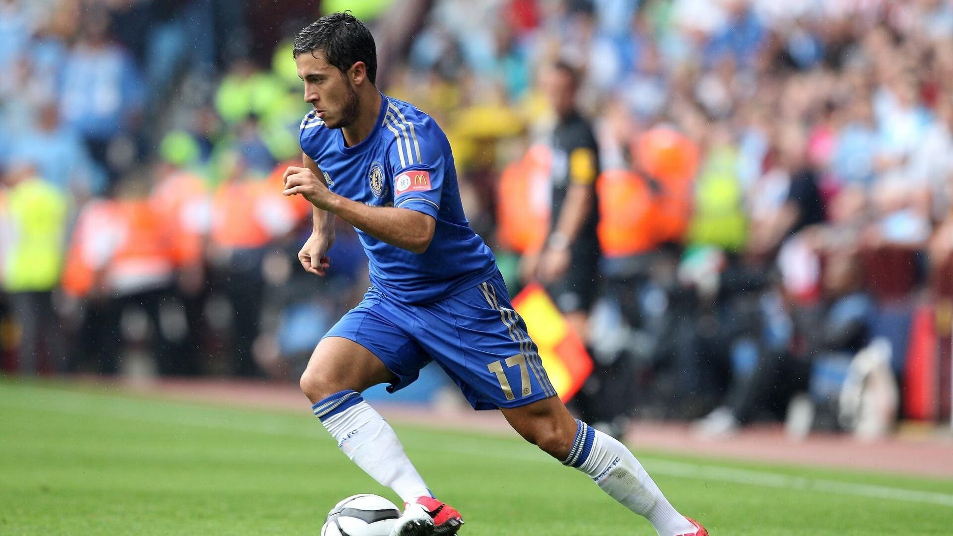 哈兰德新星锐不可当表现突出，巴塞罗那前途光明！热度持续攀升